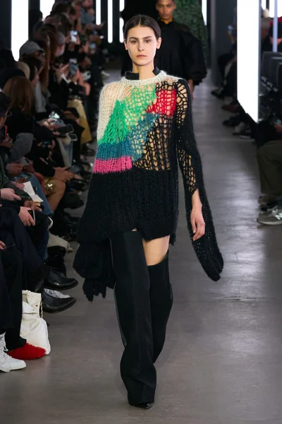Look 18